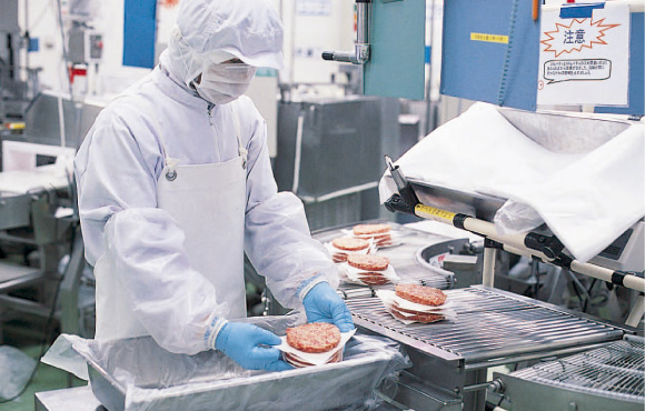 Công ty Xuất khẩu Lao động uy tín IVY HR đang tuyển 6 nữ chế biến dăm bông, xúc xích đi Nhật